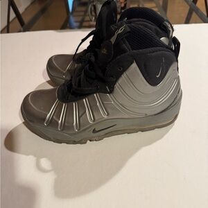 Nike air  bakin posite